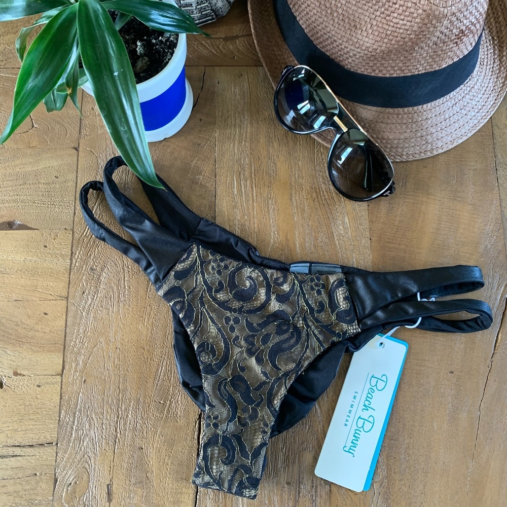 🖤Beach bunny bikini bottoms🖤